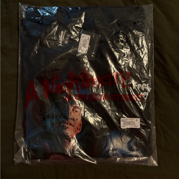 Nightmare on Elm St Long Sleeve Graphic Tee - Picture 2 of 5